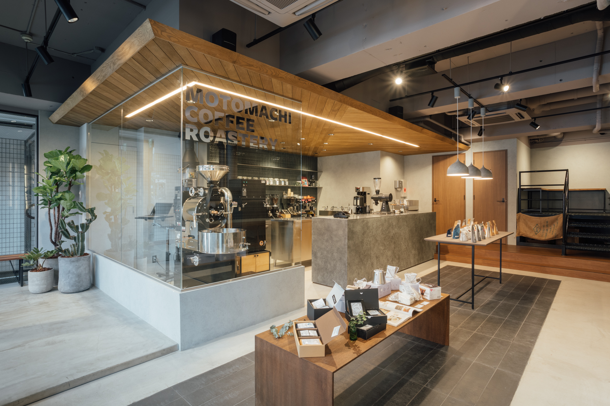 横浜カフェ【MOTOMACHI COFFEE ROASTERY】